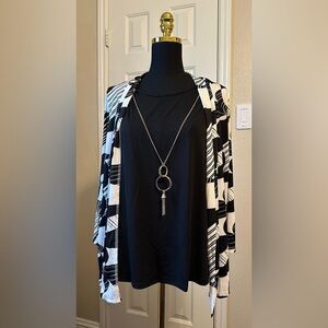 Emily Rose Black and White Top in Large NWT